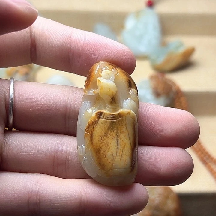 阿***验和田玉未镶嵌颈饰