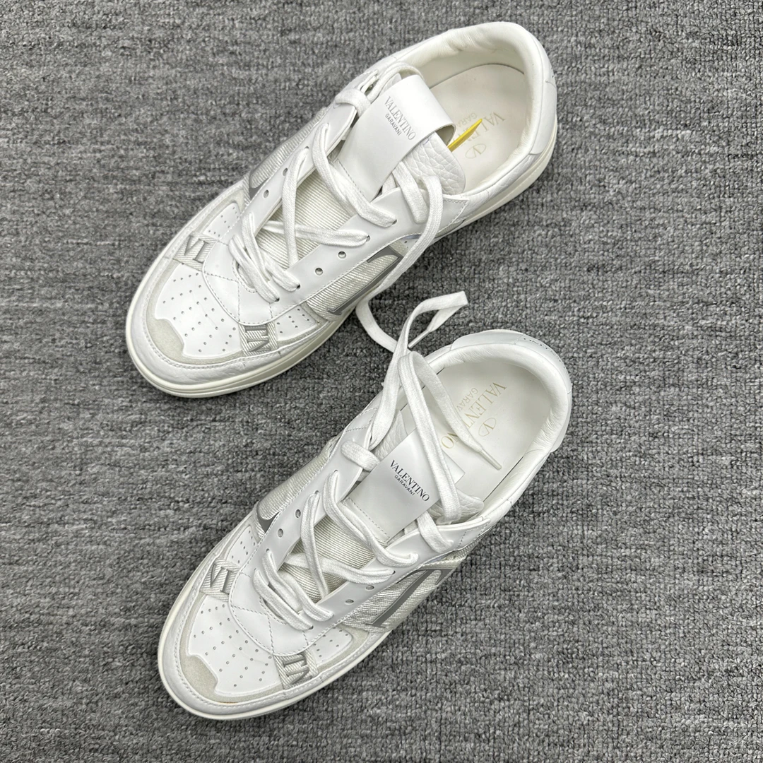 99新 Valentino/华伦天奴 41 华伦天奴解构板鞋 白色99新