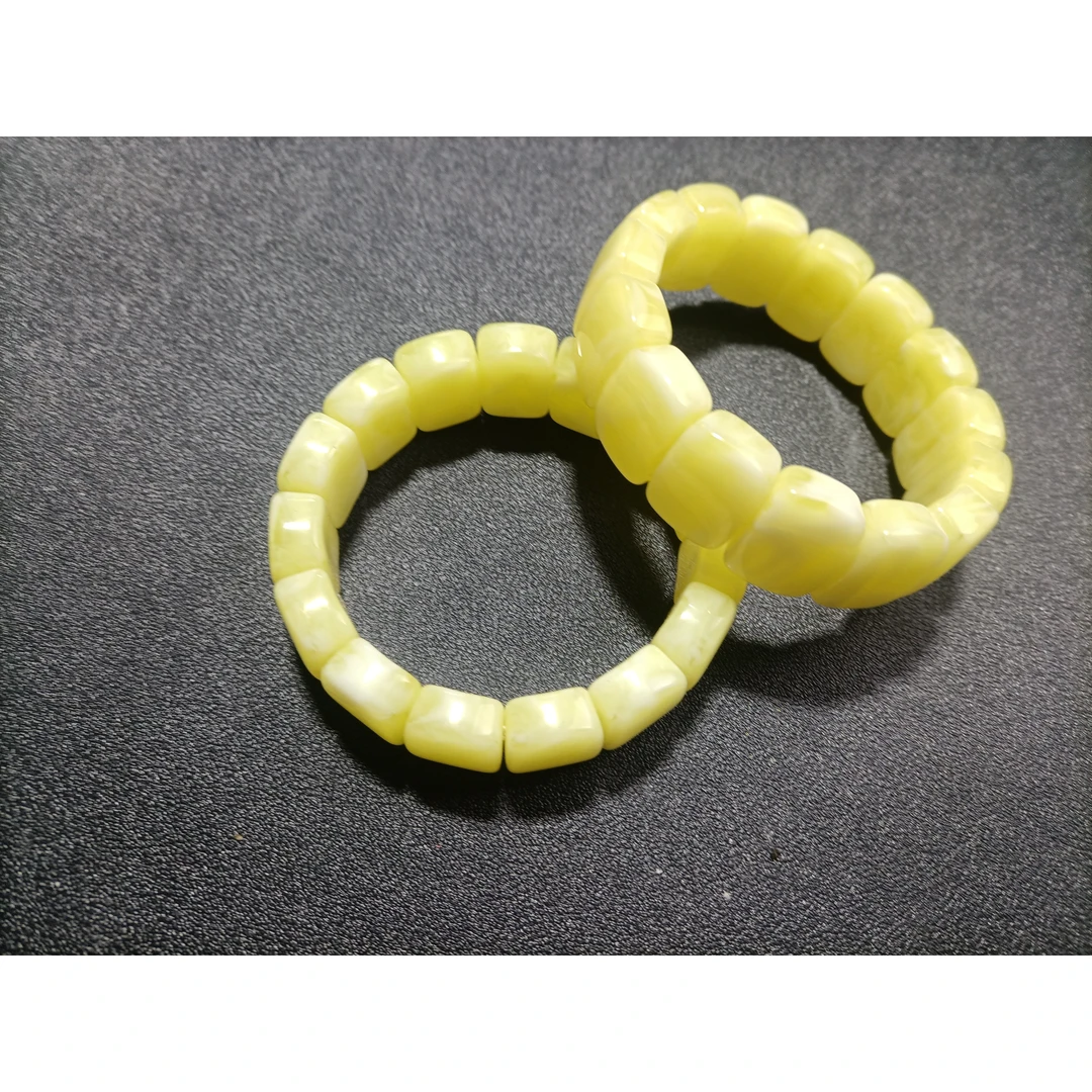 0135精品蜜蜡手牌