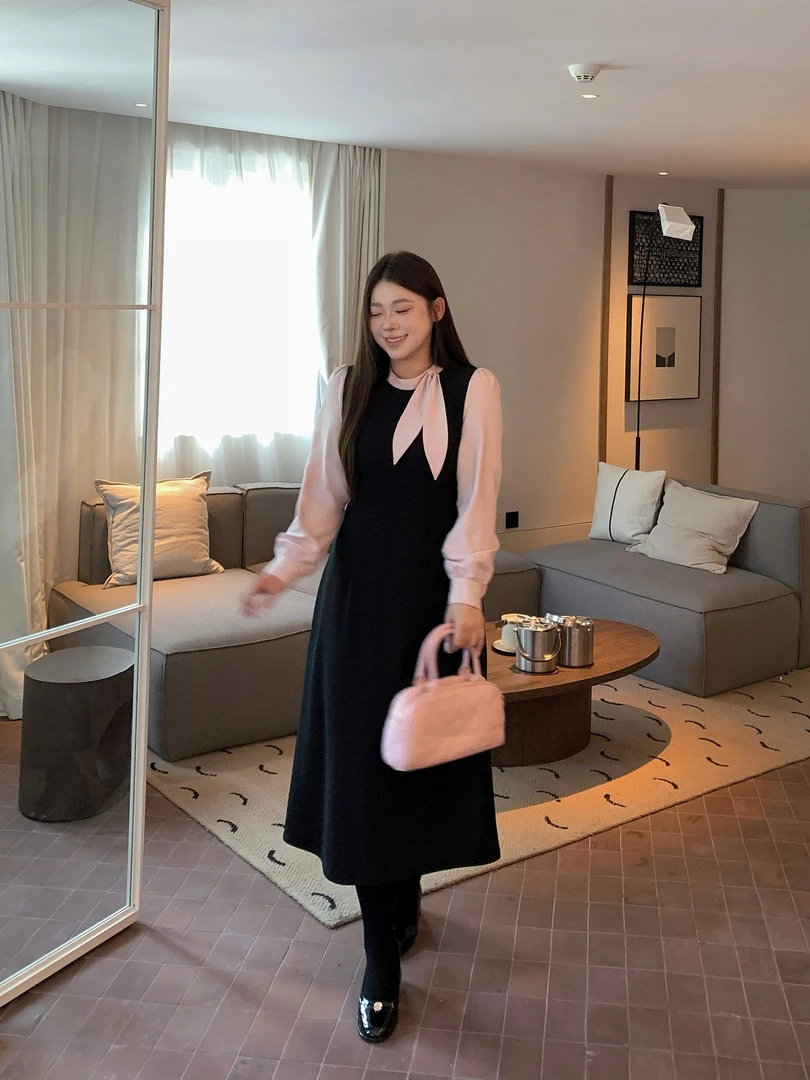 月半鱼【念珠】秋季新款法式立领千金气质连衣裙女高级感拼接长裙子