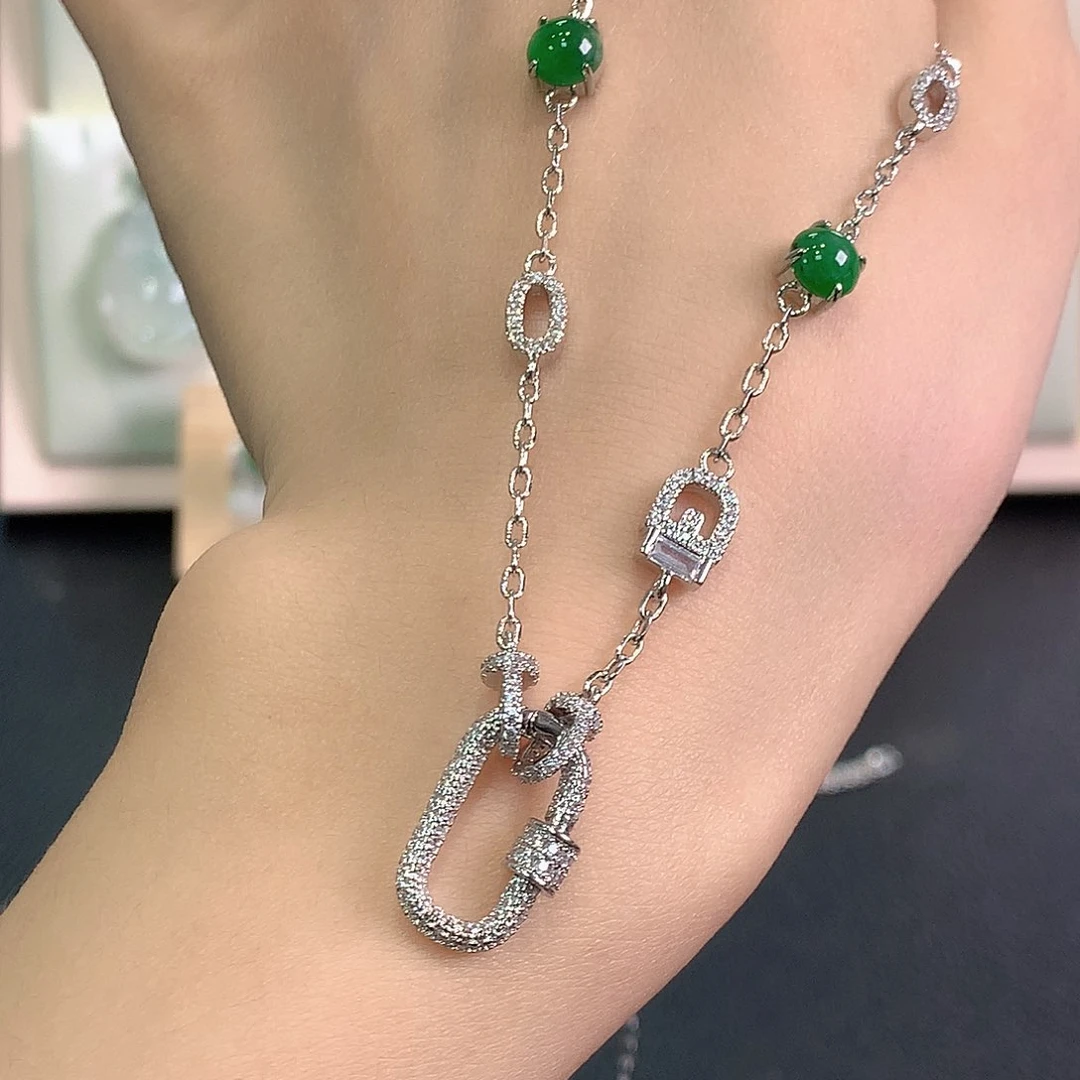 翡翠未镶嵌颈饰3、