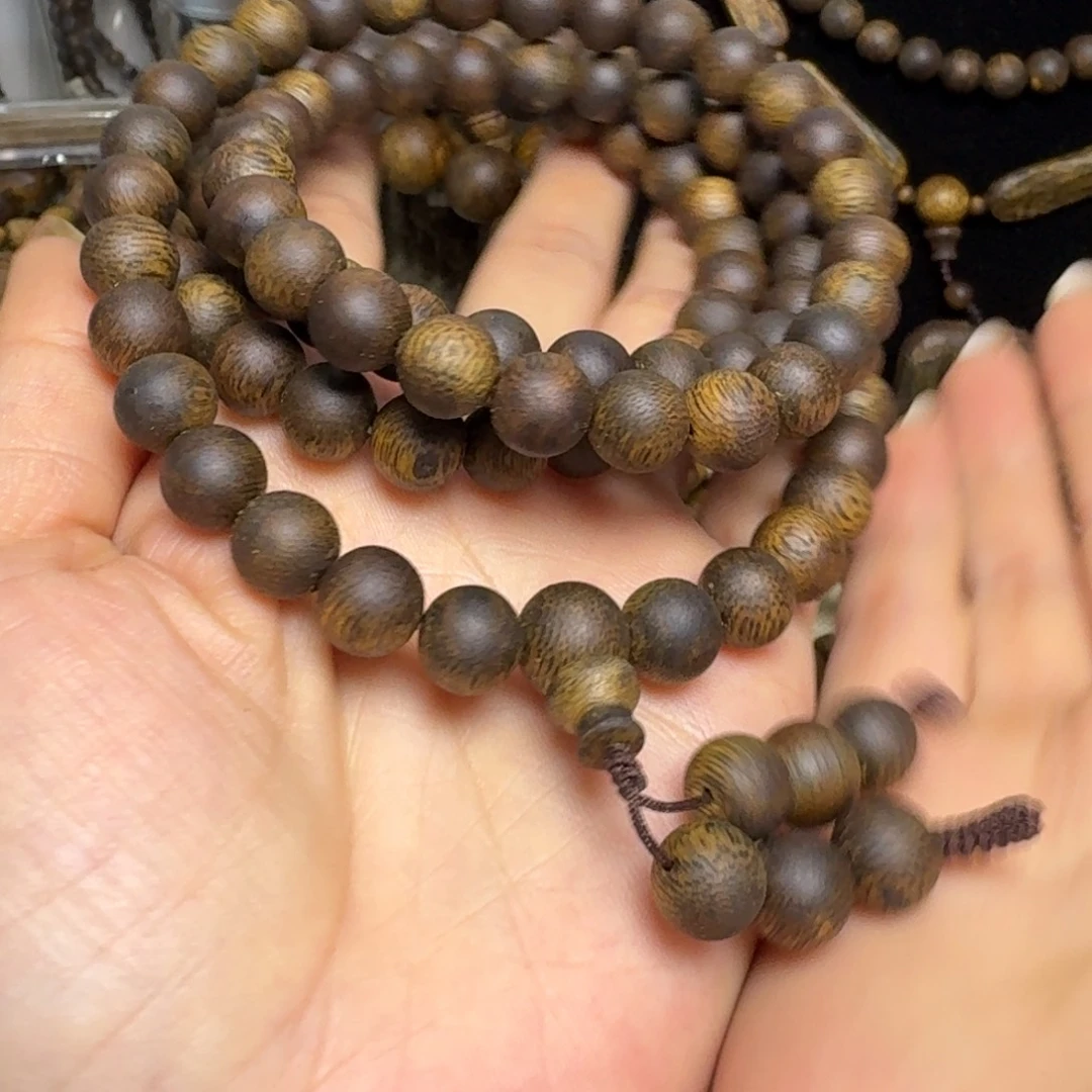 欢***马沉香手串老料乌身卡9-40克多样性发货一条