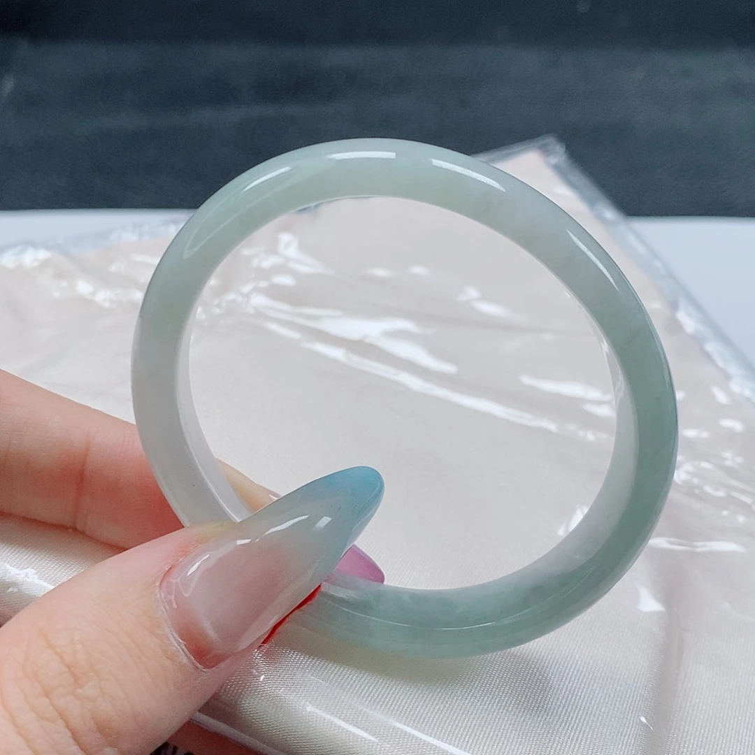 【闪购商品】未镶嵌手镯（贵妃镯）翡翠468号