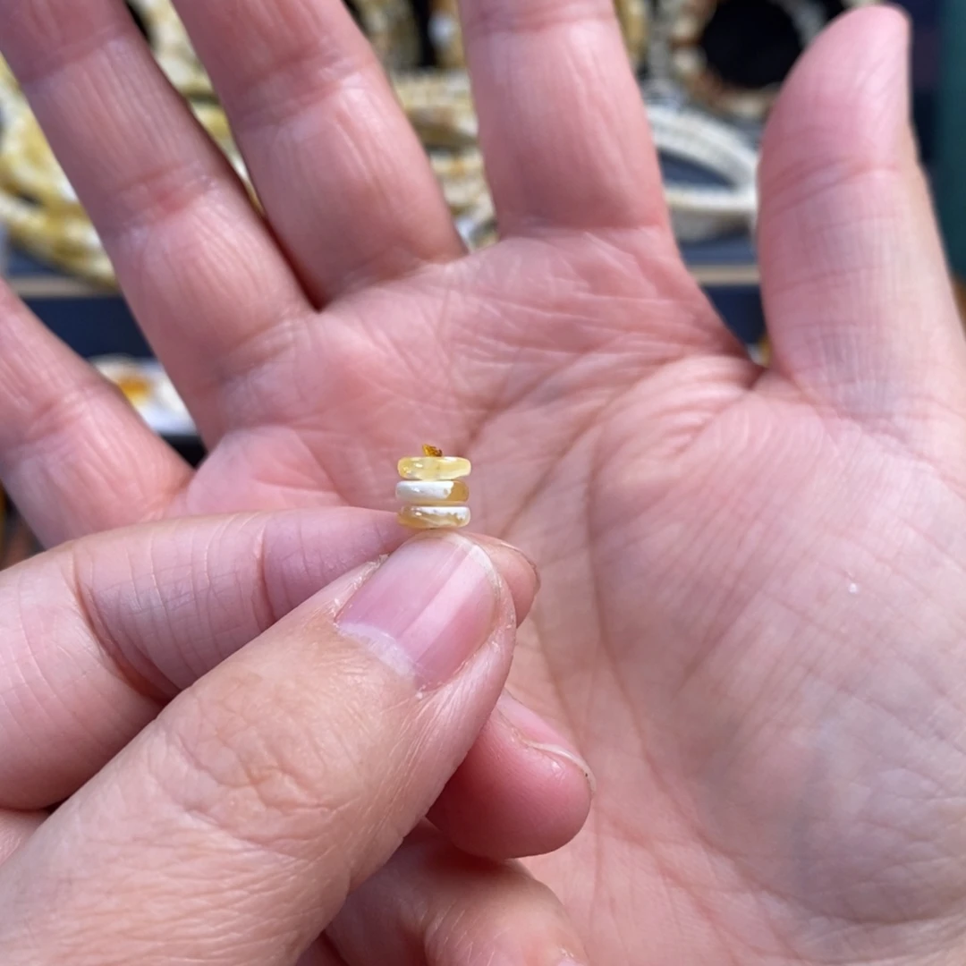 钟***️蜜蜡未镶嵌裸石金瓷白隔片6