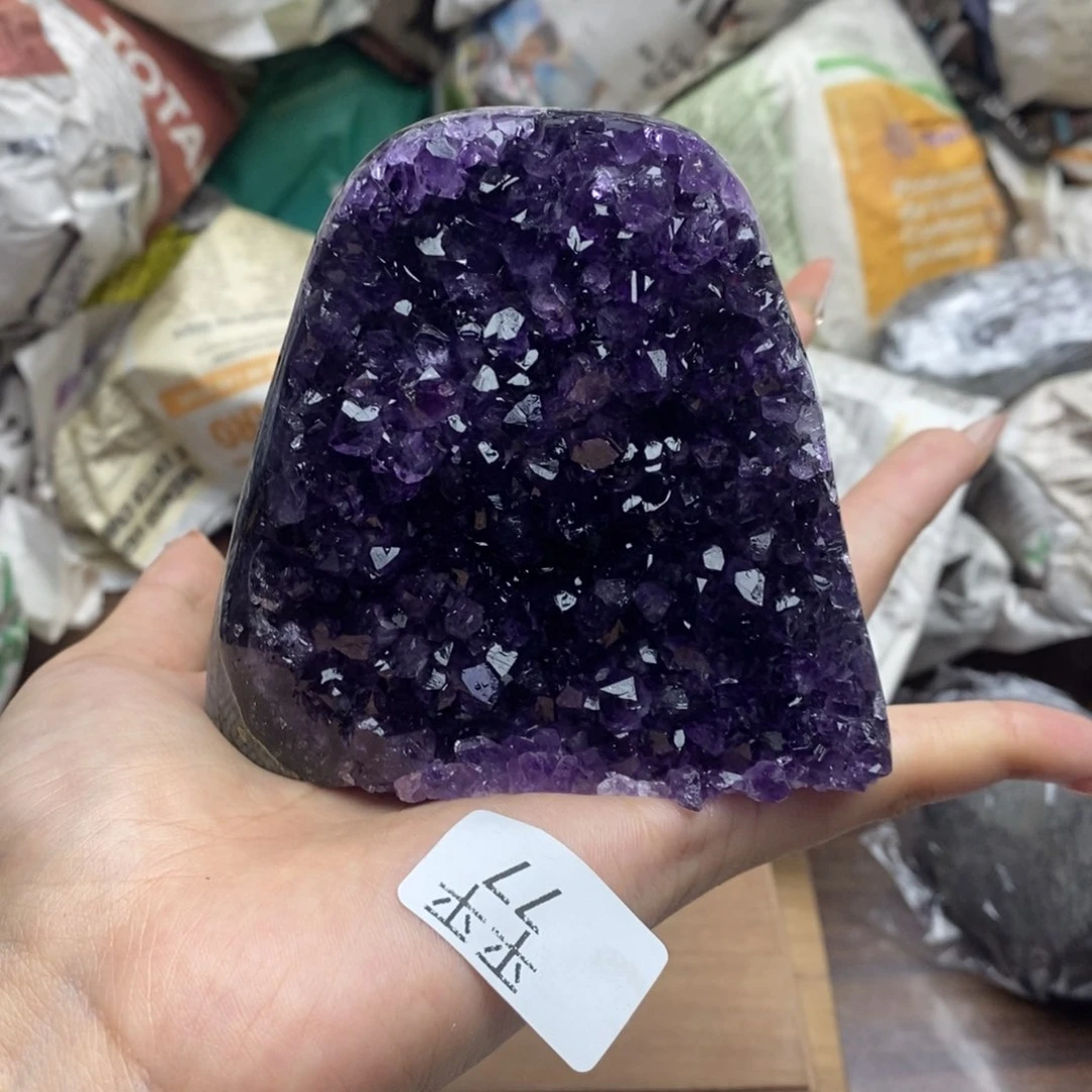 乌拉圭未镶嵌紫晶