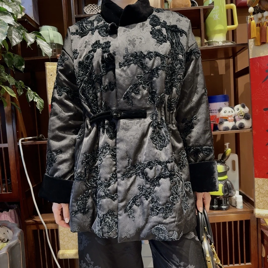 三扣植绒浮雕拼丝绒棉服上衣