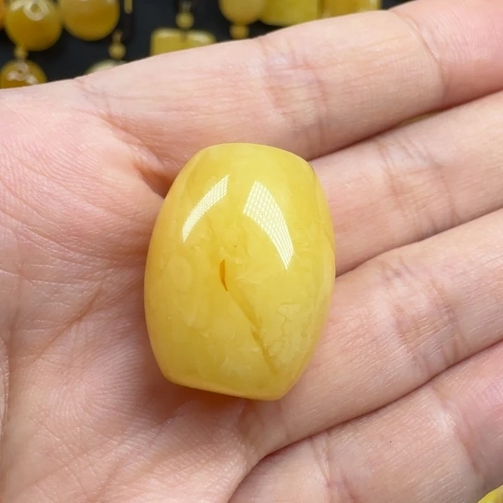 蜜蜡未镶嵌珠宝奇石