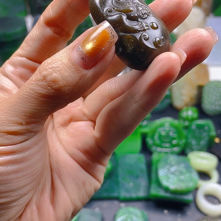 和田玉未镶嵌珠宝半成品