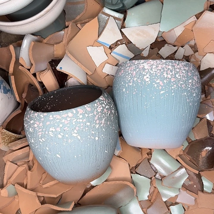 粗砂花盆微瑕花盆处理来咯