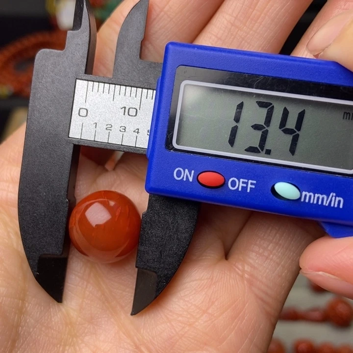 南红玛瑙配饰未镶嵌