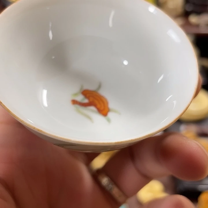 清***浅瓷片精致雕刻工艺精湛