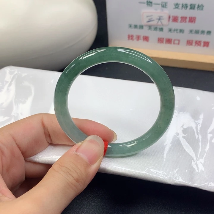 翡翠手镯未镶嵌5152