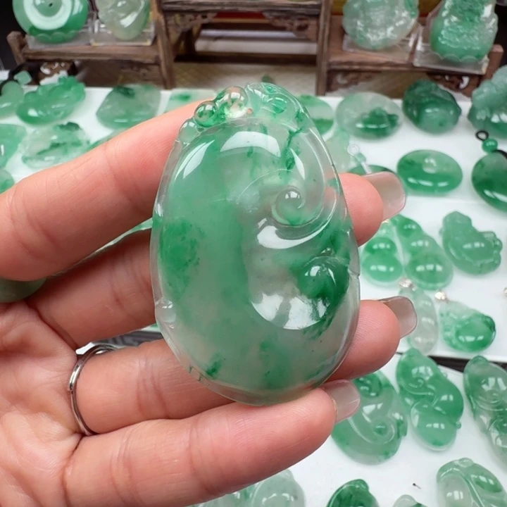 石英质玉未镶嵌颈饰