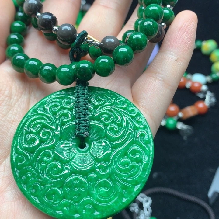 颈饰未镶嵌翡翠吊坠