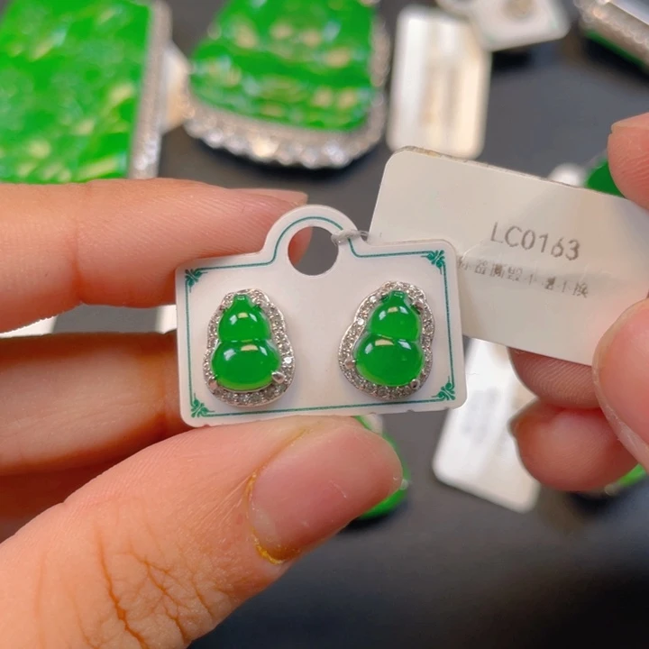 【闪购商品】颈饰银S925镶嵌翡翠0*A翡翠