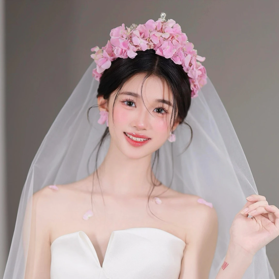 新款粉色花朵皇冠新娘皇冠头饰女森系甜美结婚纱礼服外景拍照发饰