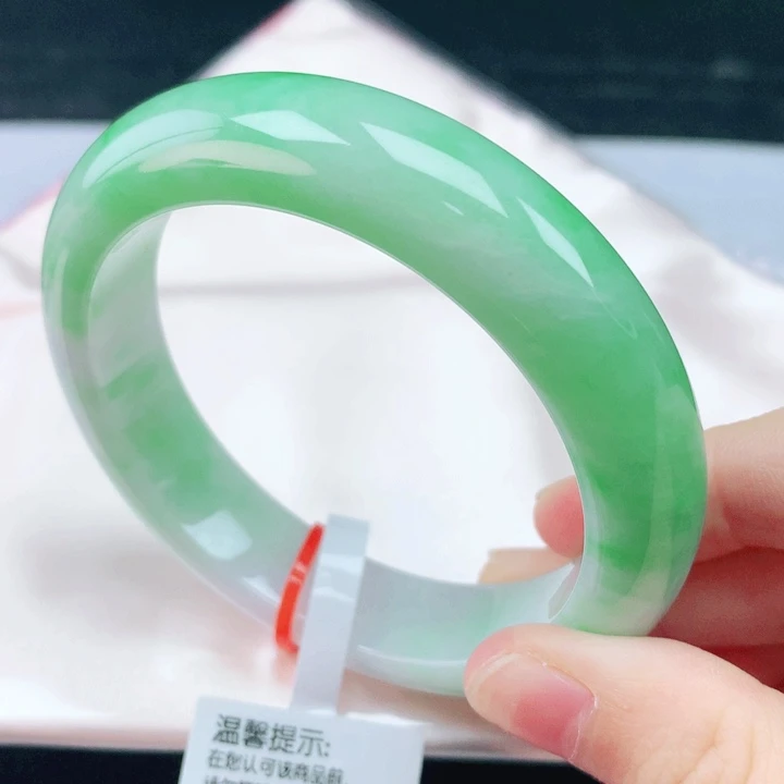 翡翠未镶嵌手镯55圈