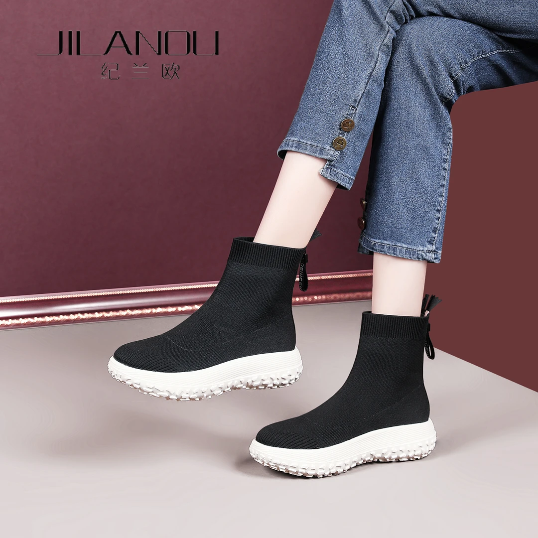 黑色弹力袜靴女秋冬2025新款平底休闲鞋厚底烟筒短靴真皮软底女靴