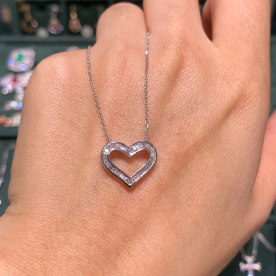 钻石颈饰18K金镶嵌爱心