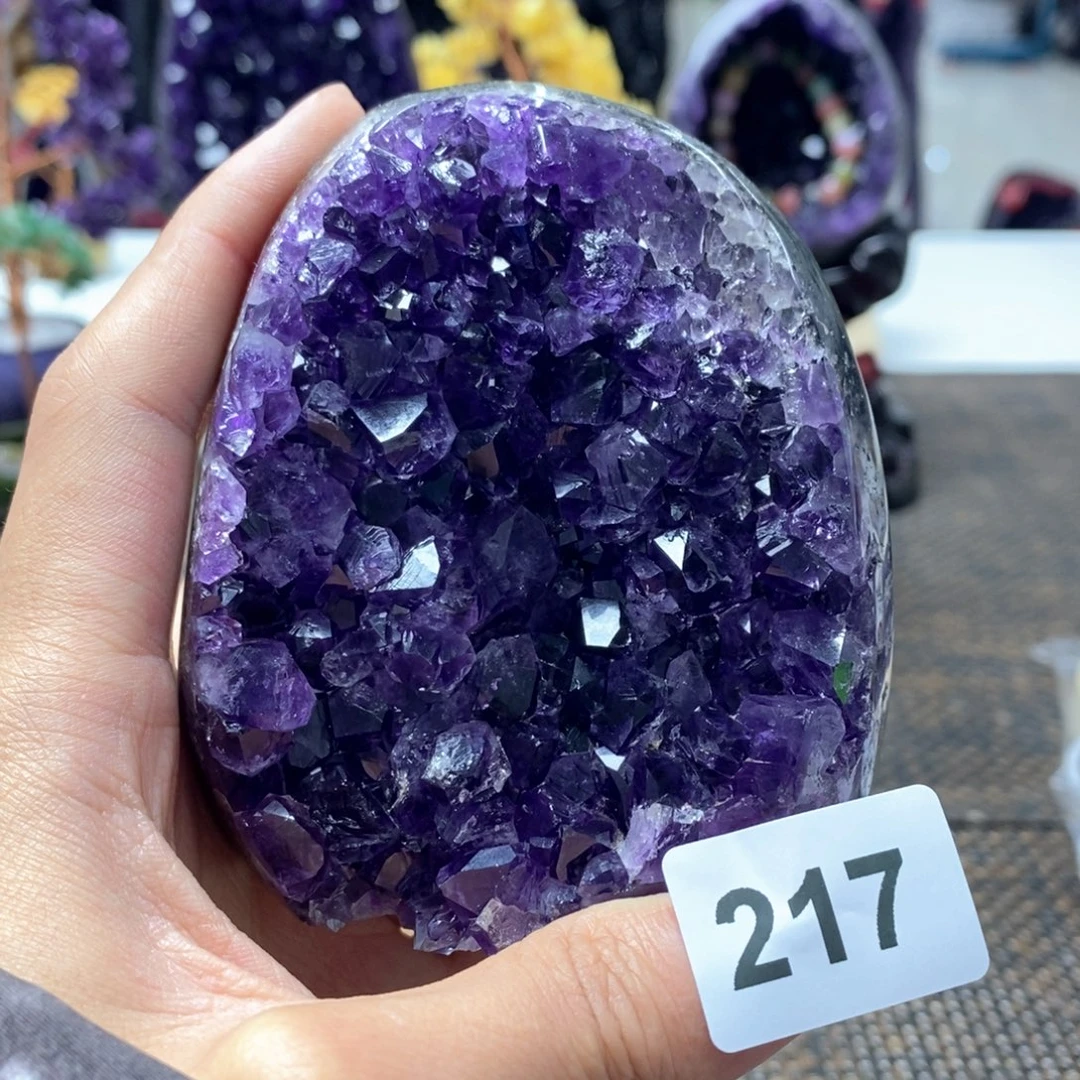 紫晶未镶嵌大型摆件（非配饰）