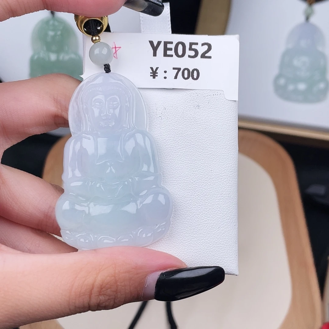 翡翠未镶嵌颈饰YE052