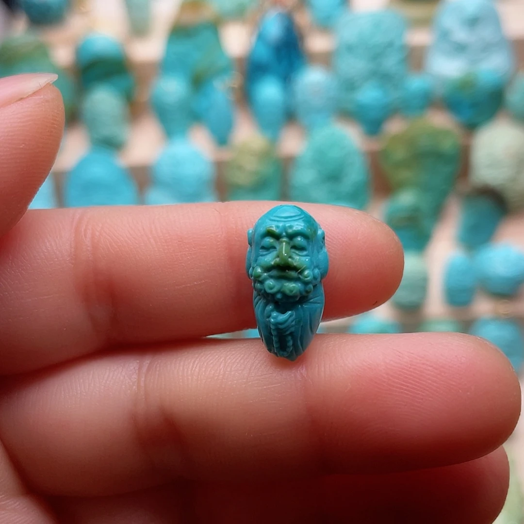 绿松石颈饰未镶嵌