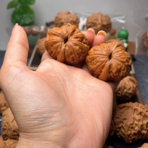 文玩核桃吊坠46元宝