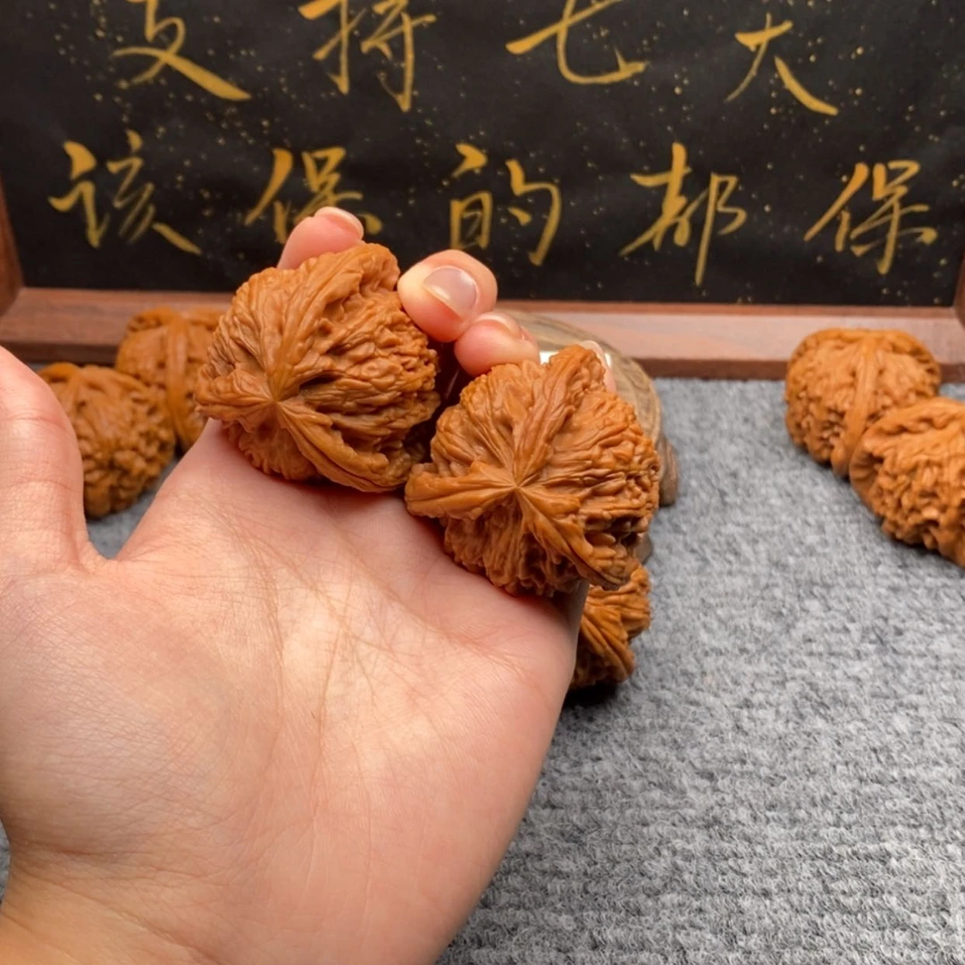 【闪购商品】吊坠文玩核桃埃****格