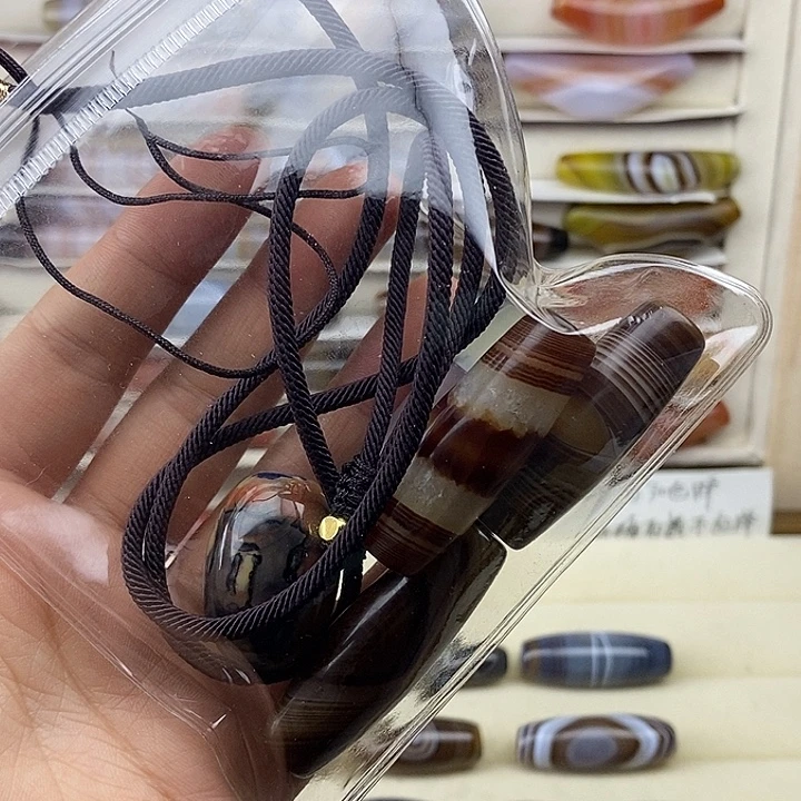 洪***生玛瑙/玉髓合金颈饰