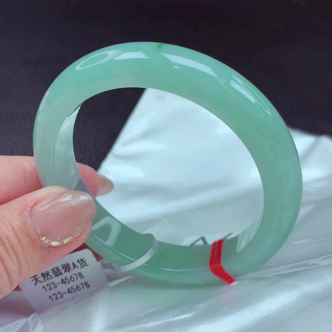 翡翠手镯未镶嵌手镯88