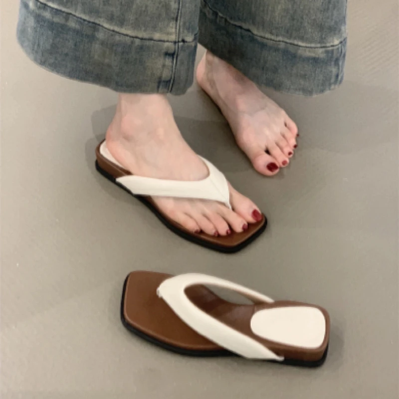 银色凉拖鞋女2025年夏季法式简约优雅舒适夹趾度假沙滩人字拖女鞋