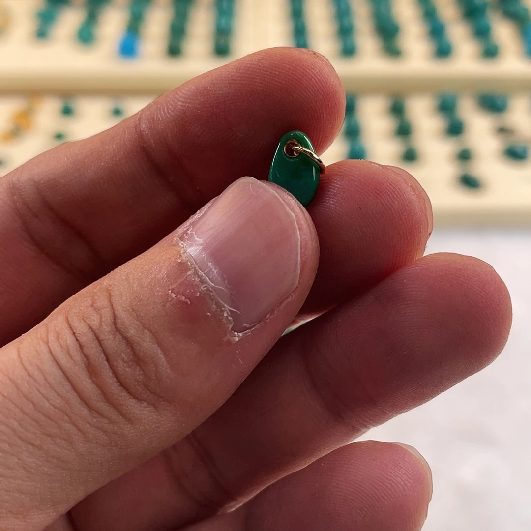 绿松石未镶嵌颈饰