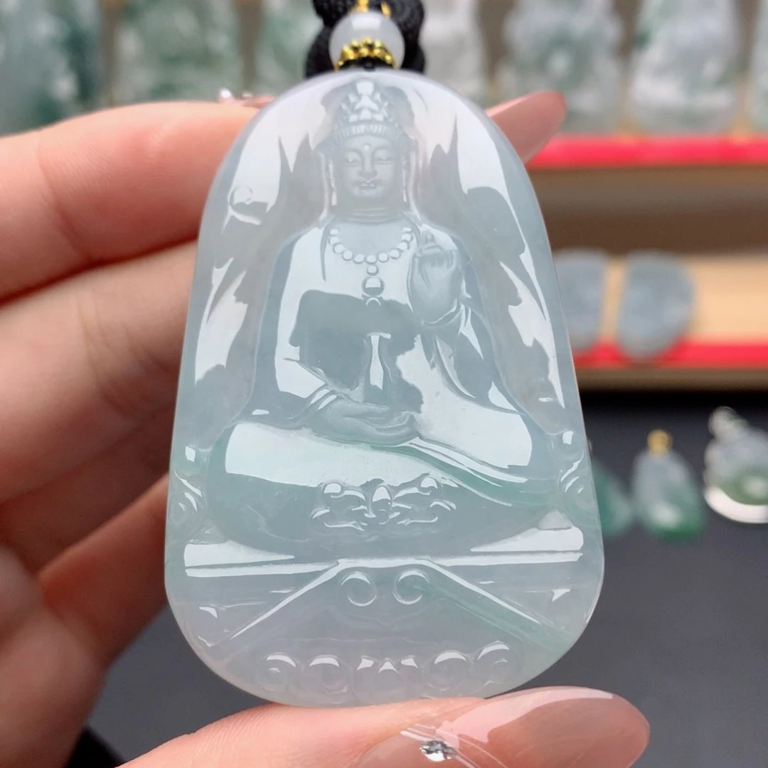 翡翠未镶嵌颈饰素衣观音