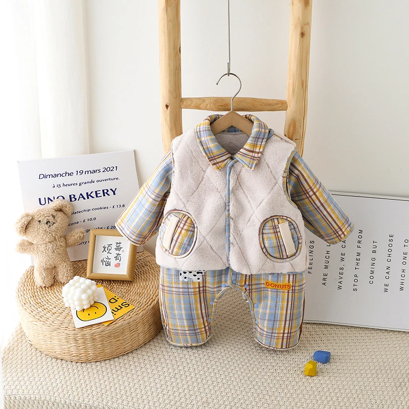 婴儿冬款衣服新生儿洋气套装网红皮毛一体外出服宝宝连体衣两件套