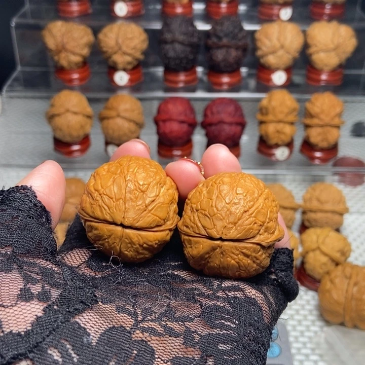 文玩核桃把件E****n金蟒蛇皮球11