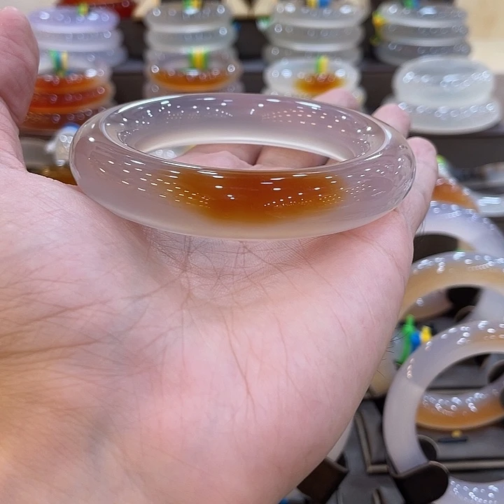 玛瑙/玉髓手镯未镶嵌