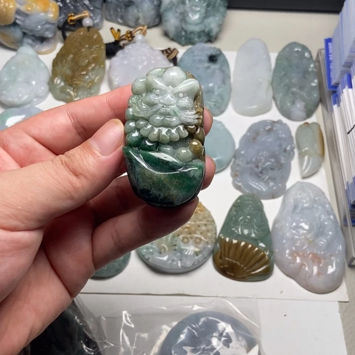 颈饰未镶嵌翡翠达摩32