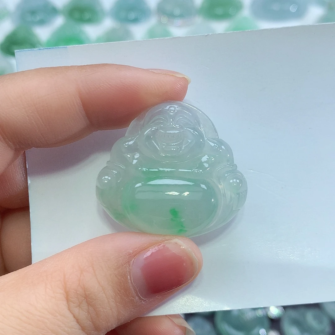 翡翠未镶嵌颈饰佛公