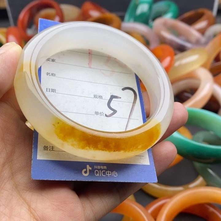 石英质玉手镯未镶嵌