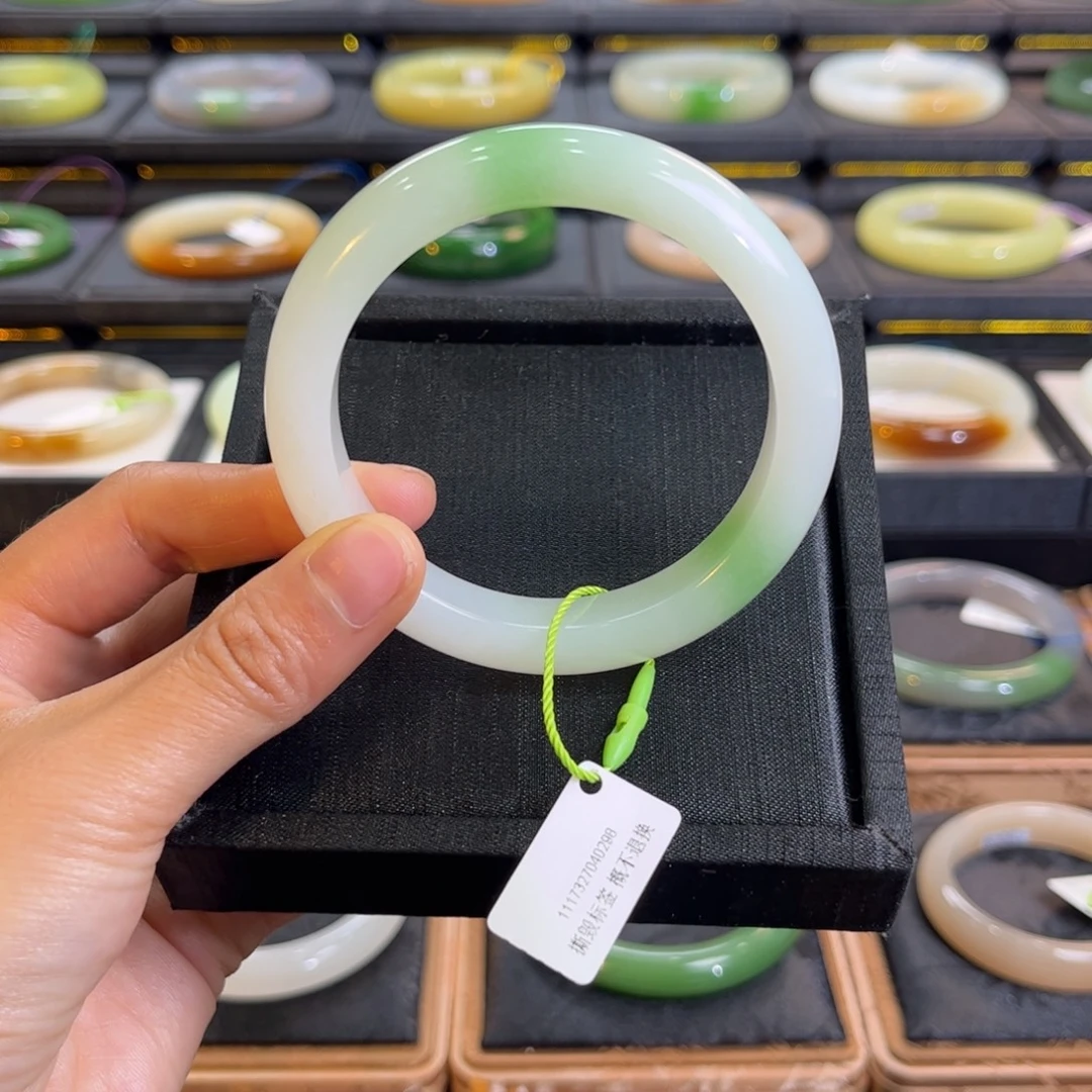 和田玉未镶嵌手镯56 57