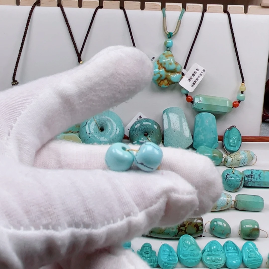 绿松石未镶嵌摆件