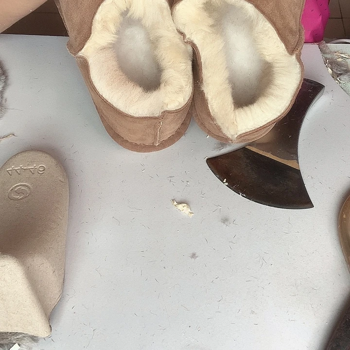 羊皮毛一体保暖拖鞋