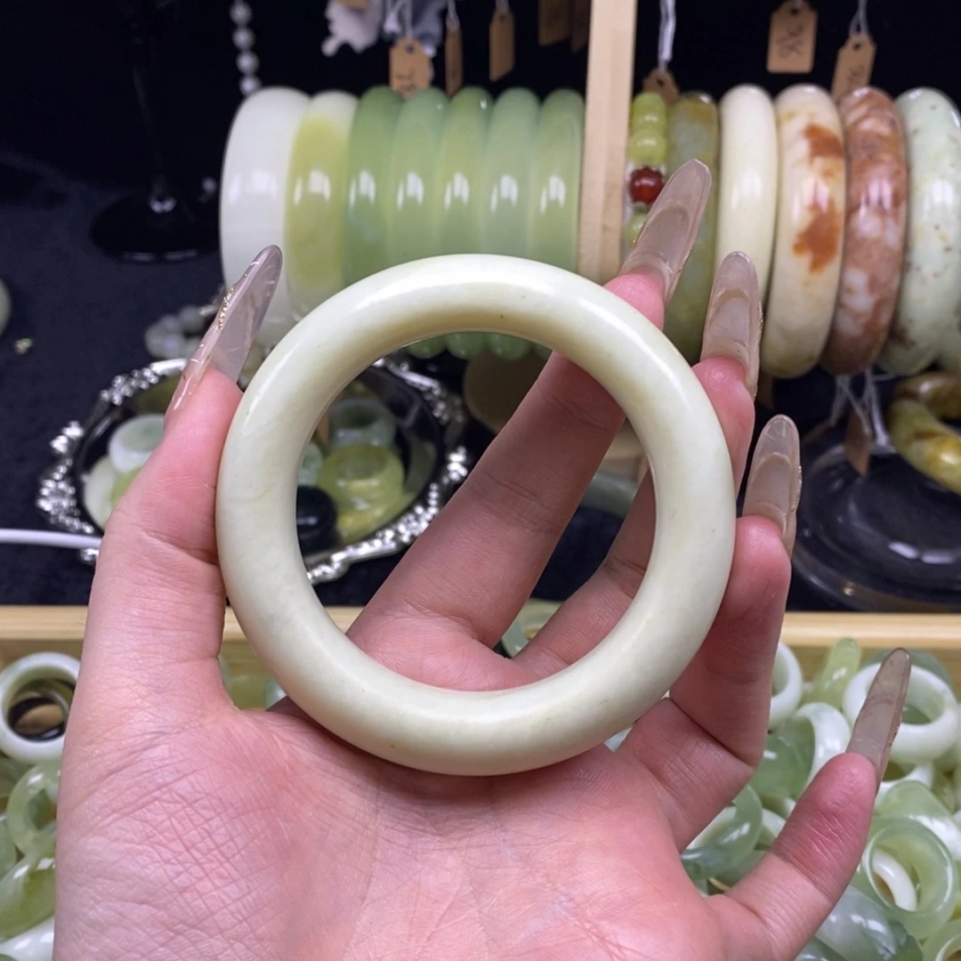 N***e蛇纹石玉未镶嵌戒指