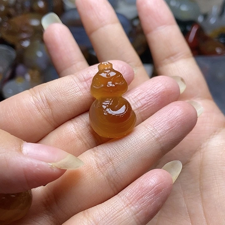 玛瑙/玉髓颈饰未镶嵌小*勒