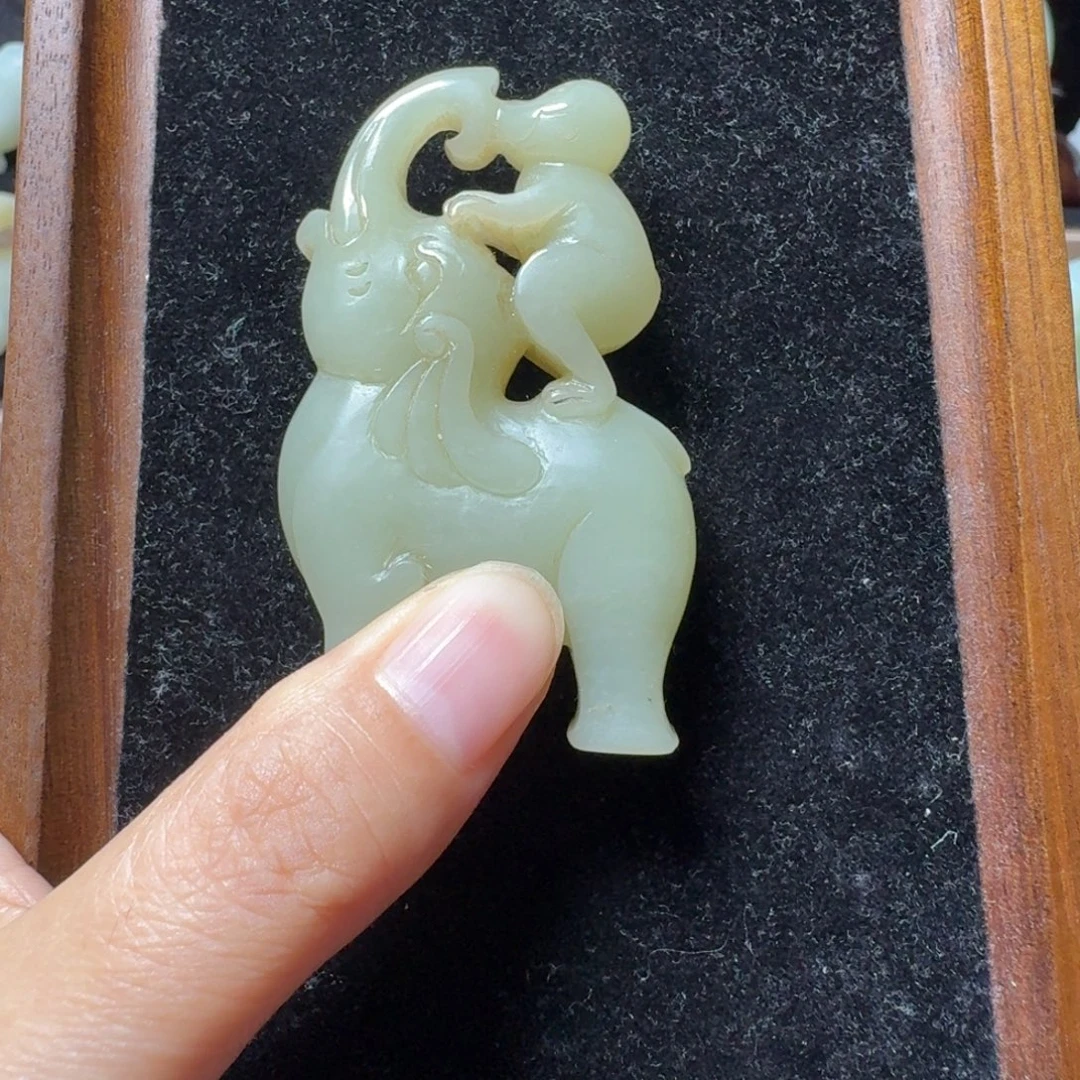 岁***）新号开播 手把件一件