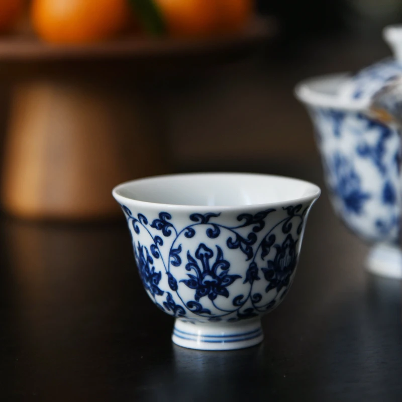 成艺点工青花瓷缠枝莲茶杯陶瓷主人杯复古功夫茶具泡茶品茗杯