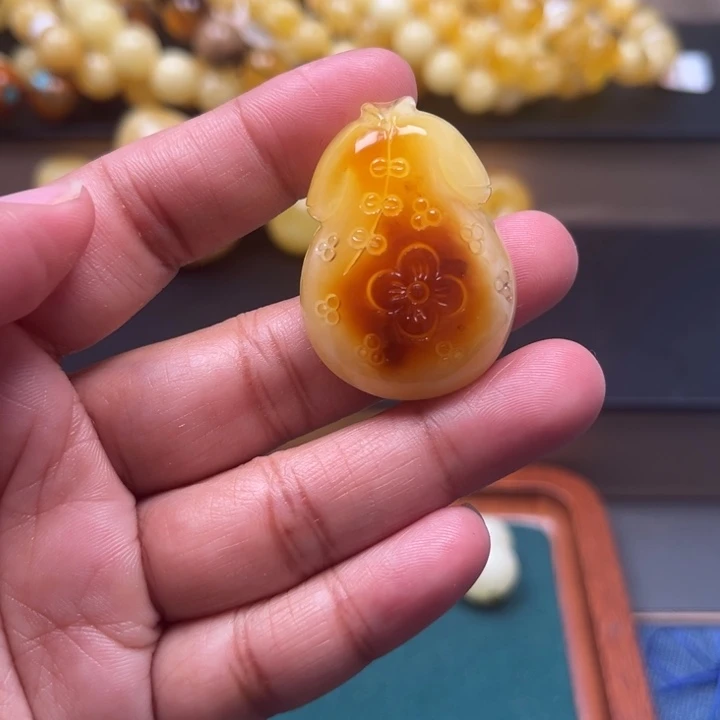 琥珀未镶嵌珠宝奇石M136号旗袍