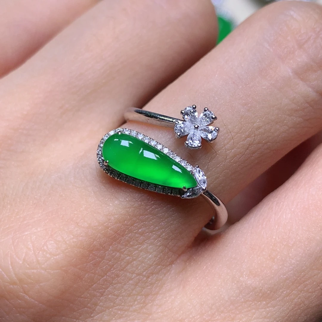 18K金镶嵌戒指翡翠翡翠