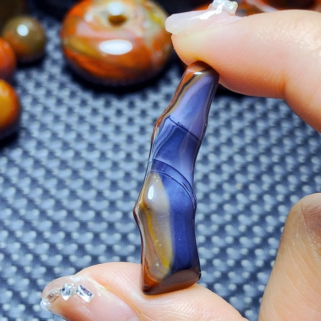 未镶嵌颈饰玛瑙/玉髓老*