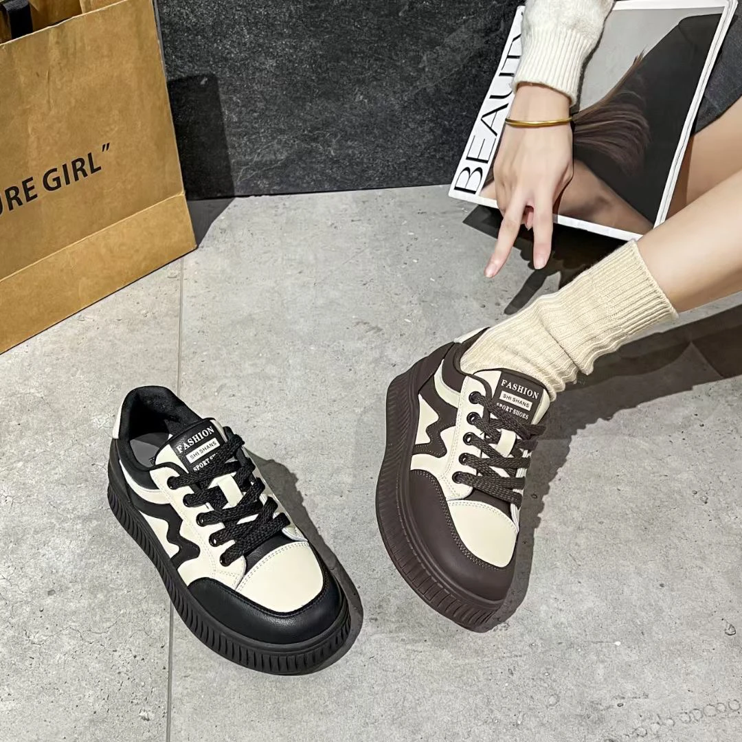 甜心家超好穿爆版皮面板鞋M01